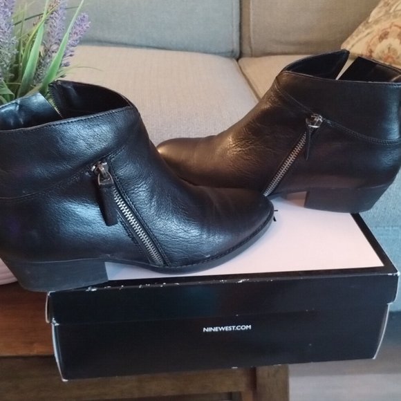 Nine West Ankle Boots size 9M - Picture 1 of 6